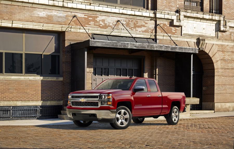  Chevrolet Silverado Custom Double Cab 2015 года  (фото 1 из 2)